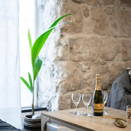 Appartamento Maison Cozy Au Port De Vieux-nice Nizza