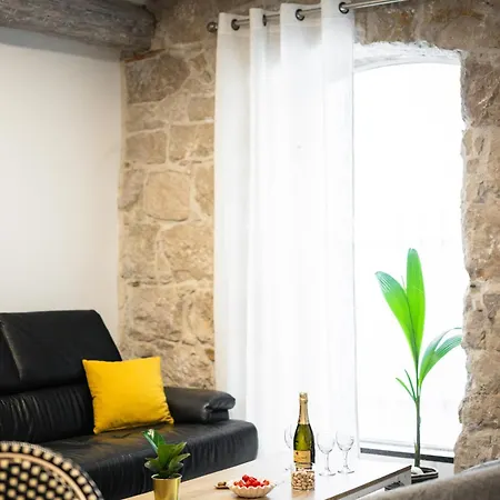 Maison Cozy Au Port De Vieux-nice Appartamento *