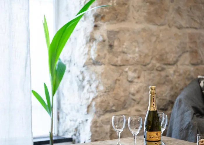 Appartamento Maison Cozy Au Port De Vieux-nice Nizza