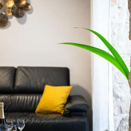 Maison Cozy Au Port De Vieux-nice Apartman