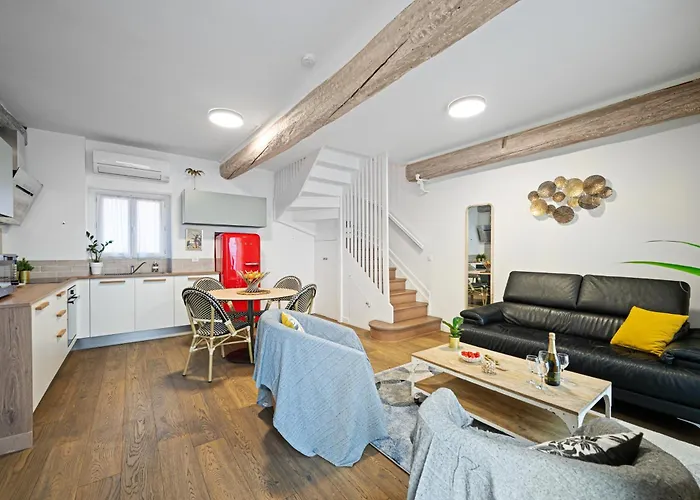 Maison Cozy Au Port De Vieux-nice Apartman